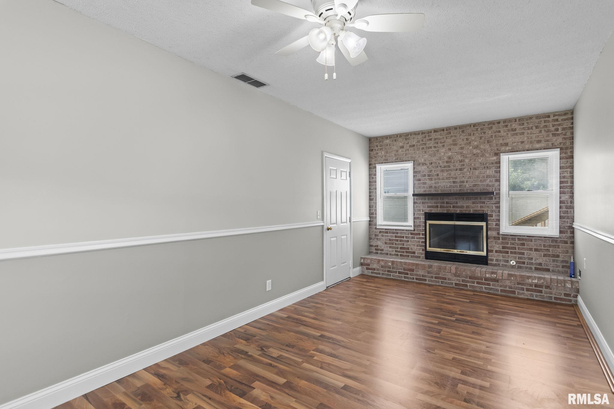 102 South State Street Chatham, IL 62629 - Photo 5 of 38