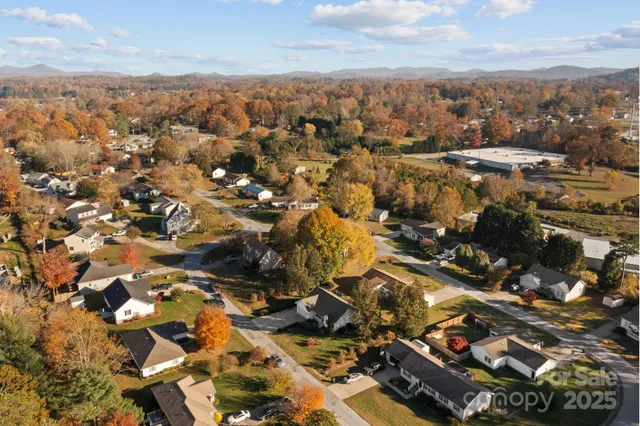 $395,000 | 130 Sharons Way, East Flat Rock, NC 28726