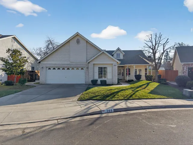 $594,900 | 260 West Loyola Avenue, Clovis, CA 93619