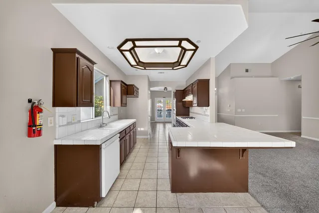 $594,900 | 260 West Loyola Avenue, Clovis, CA 93619