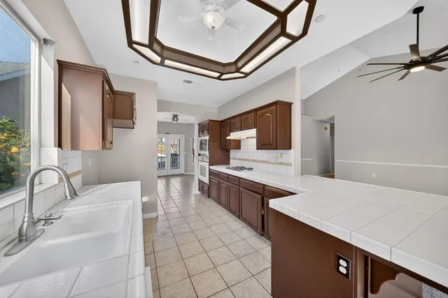 $594,900 | 260 West Loyola Avenue, Clovis, CA 93619