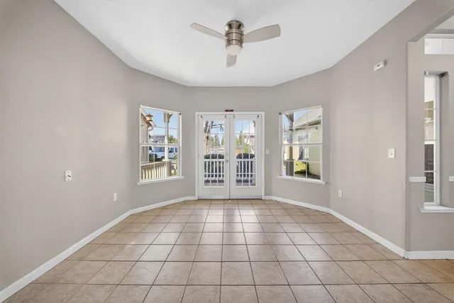 $594,900 | 260 West Loyola Avenue, Clovis, CA 93619