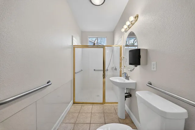 $594,900 | 260 West Loyola Avenue, Clovis, CA 93619