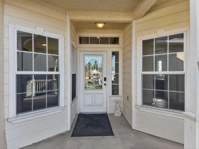 $594,900 | 260 West Loyola Avenue, Clovis, CA 93619