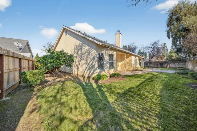 $594,900 | 260 West Loyola Avenue, Clovis, CA 93619