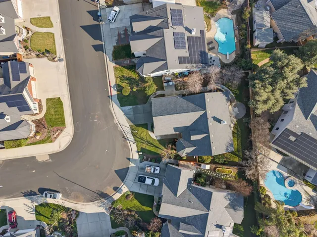 $594,900 | 260 West Loyola Avenue, Clovis, CA 93619