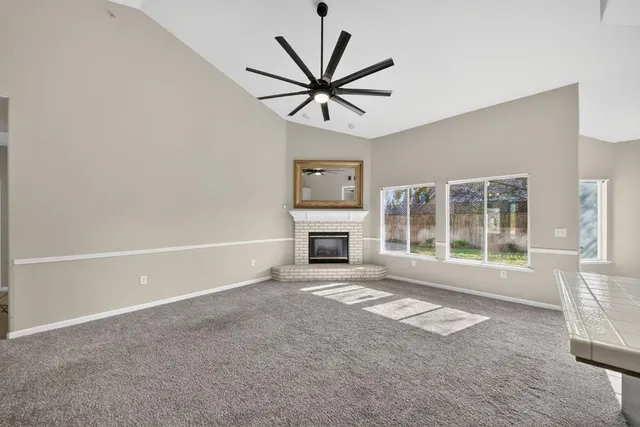 $594,900 | 260 West Loyola Avenue, Clovis, CA 93619