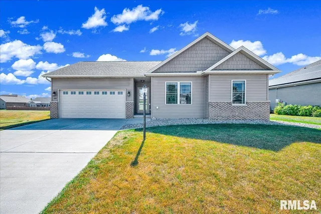 $340,000 | 1512 MacKenzie Street, Washington, IL 61571