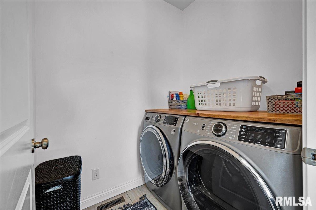 1512 MacKenzie Street Washington, IL 61571 - Photo 15 of 44