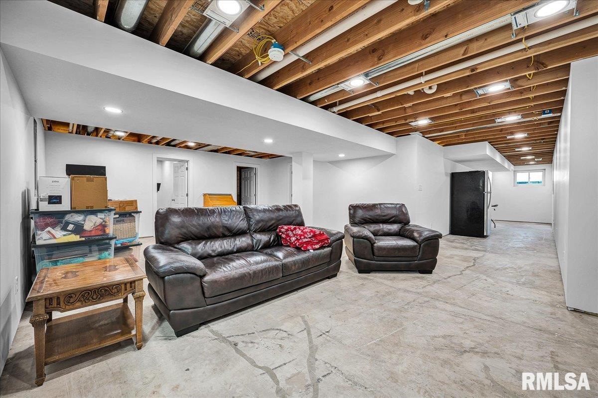 1512 MacKenzie Street Washington, IL 61571 - Photo 21 of 44