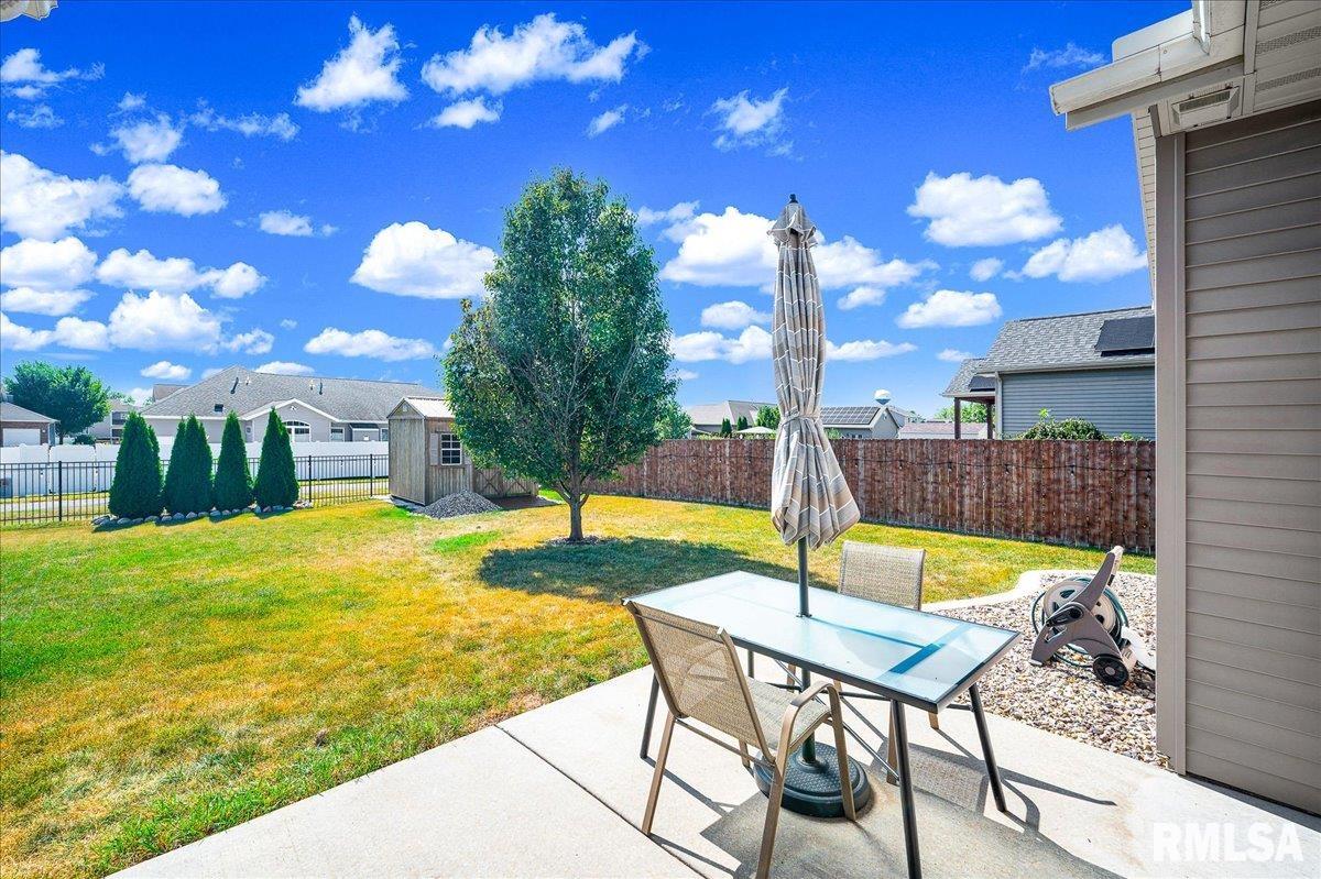 1512 MacKenzie Street Washington, IL 61571 - Photo 27 of 44