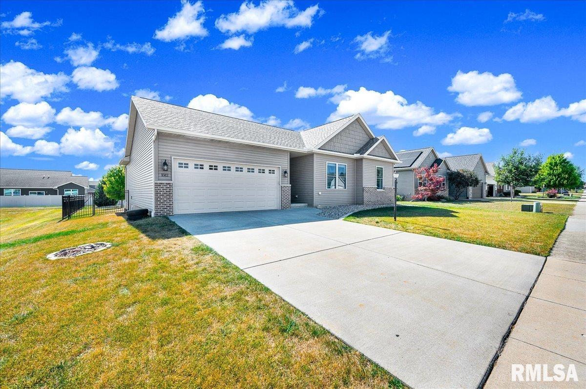 1512 MacKenzie Street Washington, IL 61571 - Photo 3 of 44