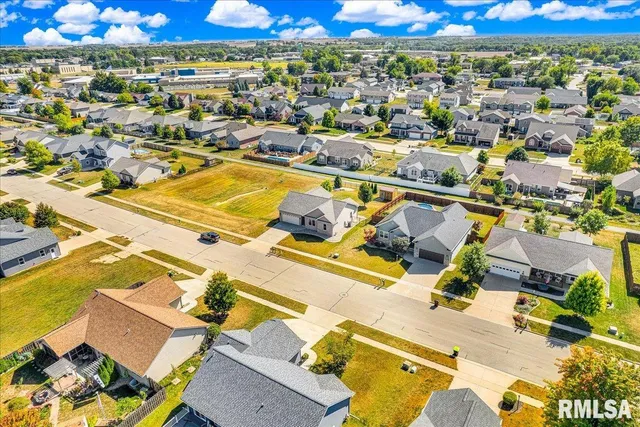 $340,000 | 1512 MacKenzie Street, Washington, IL 61571