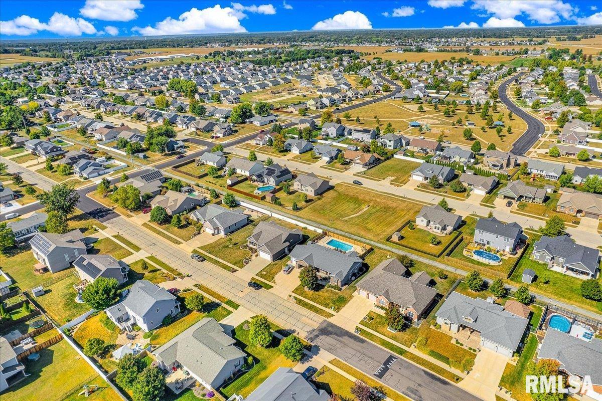 1512 MacKenzie Street Washington, IL 61571 - Photo 39 of 44