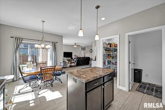 $340,000 | 1512 MacKenzie Street, Washington, IL 61571