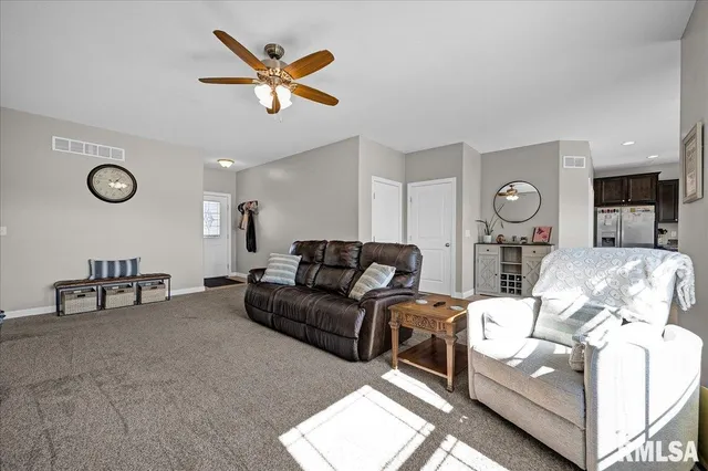 $340,000 | 1512 MacKenzie Street, Washington, IL 61571