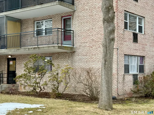 $3,000 | 25 Cartright Street, Unit 2D, Bridgeport, CT 06604