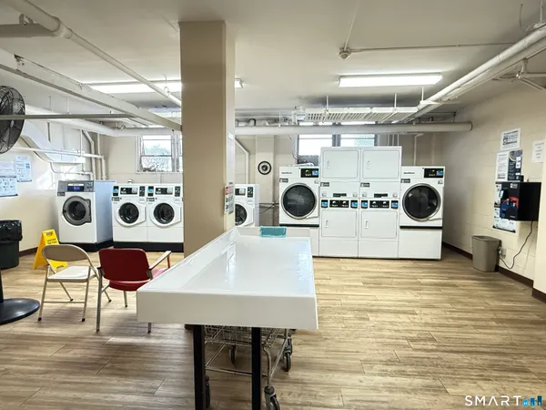 $3,000 | 25 Cartright Street, Unit 2D, Bridgeport, CT 06604