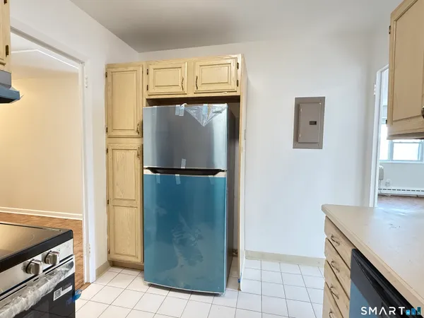 $3,000 | 25 Cartright Street, Unit 2D, Bridgeport, CT 06604