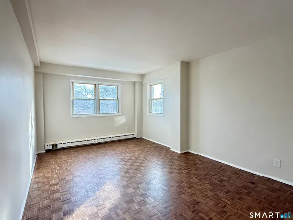 $3,000 | 25 Cartright Street, Unit 2D, Bridgeport, CT 06604