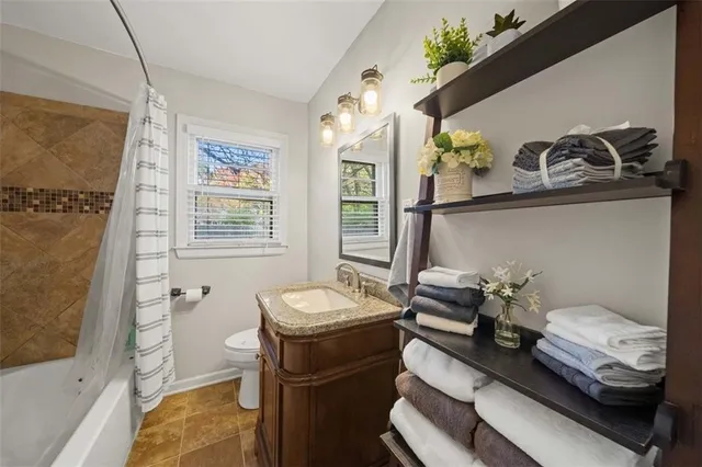 $279,000 | 218 West 97th Street, Kansas City, MO 64114