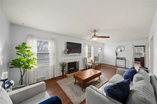 $279,000 | 218 West 97th Street, Kansas City, MO 64114