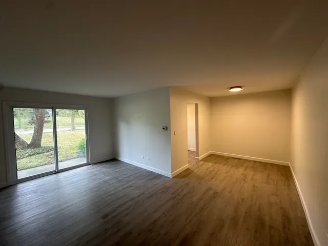 $2,000 | 131 East Winchester Road, Unit A, Libertyville, IL 60048