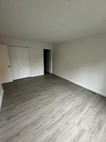 $2,000 | 131 East Winchester Road, Unit A, Libertyville, IL 60048