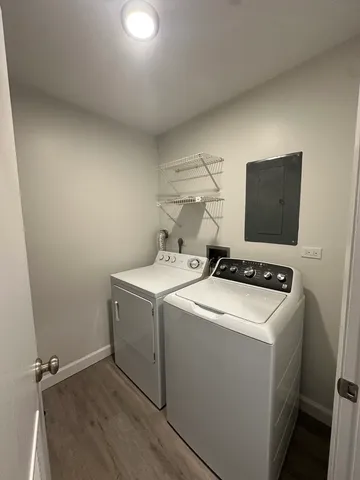 $2,000 | 131 East Winchester Road, Unit A, Libertyville, IL 60048