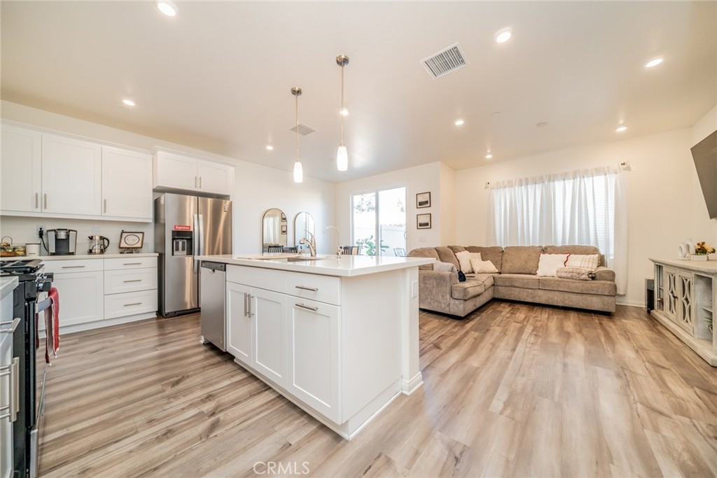 214 Bonita Lane Rialto, CA 92376 - Photo 14 of 48