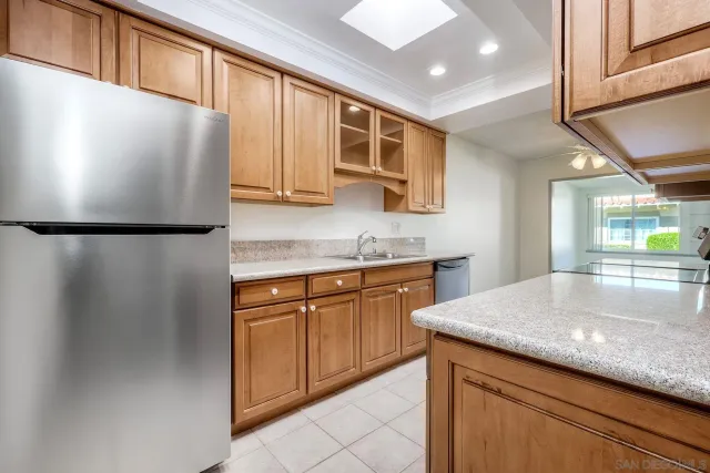 $3,275 | 16645 Bernardo Oaks Drive, San Diego, CA 92128