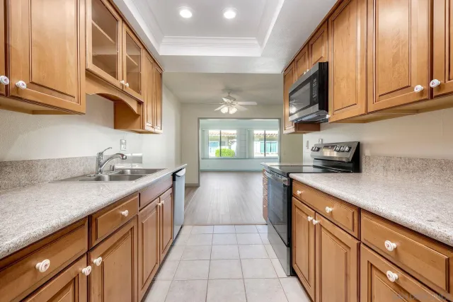 $3,275 | 16645 Bernardo Oaks Drive, San Diego, CA 92128