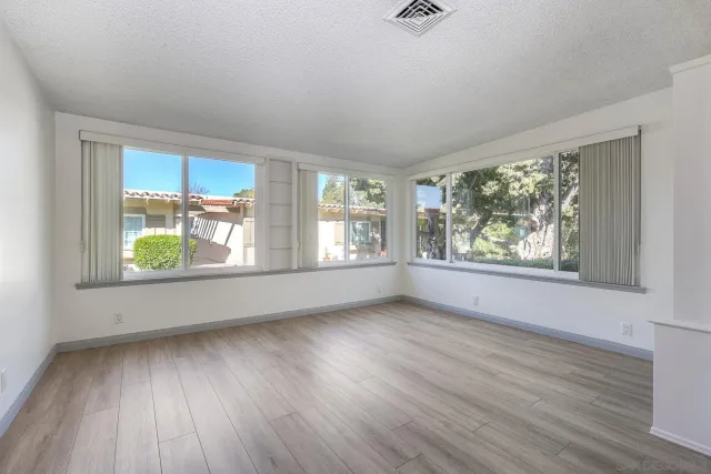 $3,275 | 16645 Bernardo Oaks Drive, San Diego, CA 92128