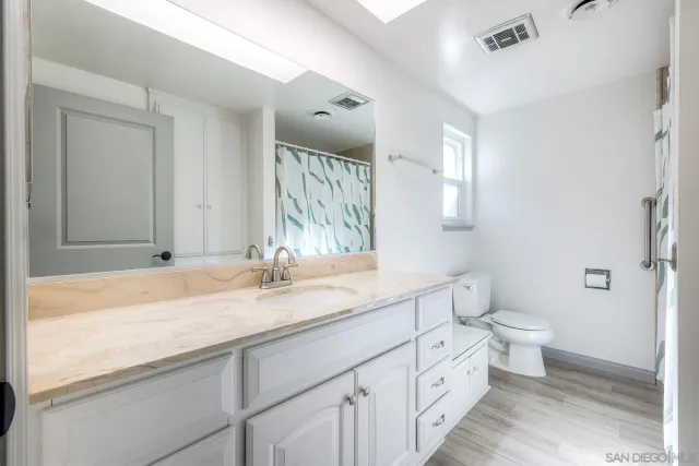 $3,275 | 16645 Bernardo Oaks Drive, San Diego, CA 92128