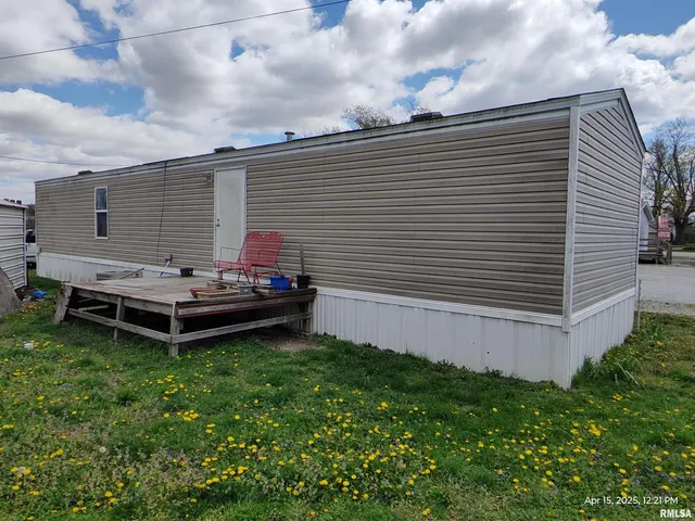 $36,900 | 124 East Adams Street, Clay City, IL 62824