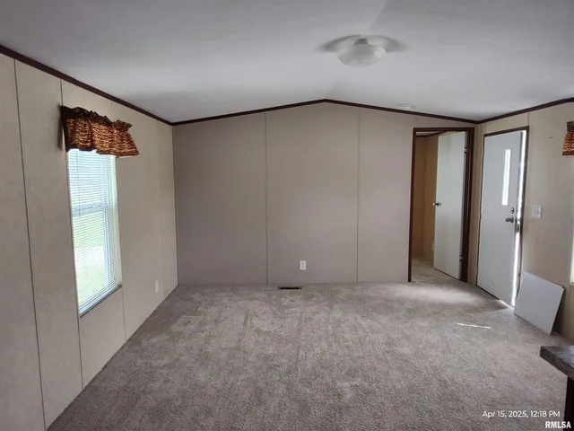 $36,900 | 124 East Adams Street, Clay City, IL 62824