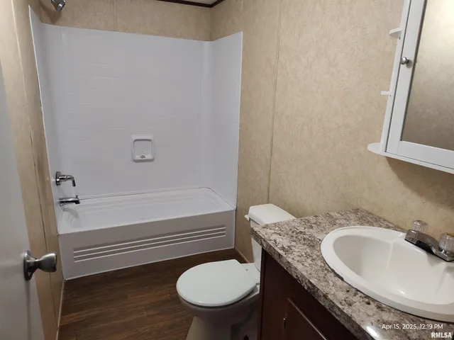 $36,900 | 124 East Adams Street, Clay City, IL 62824