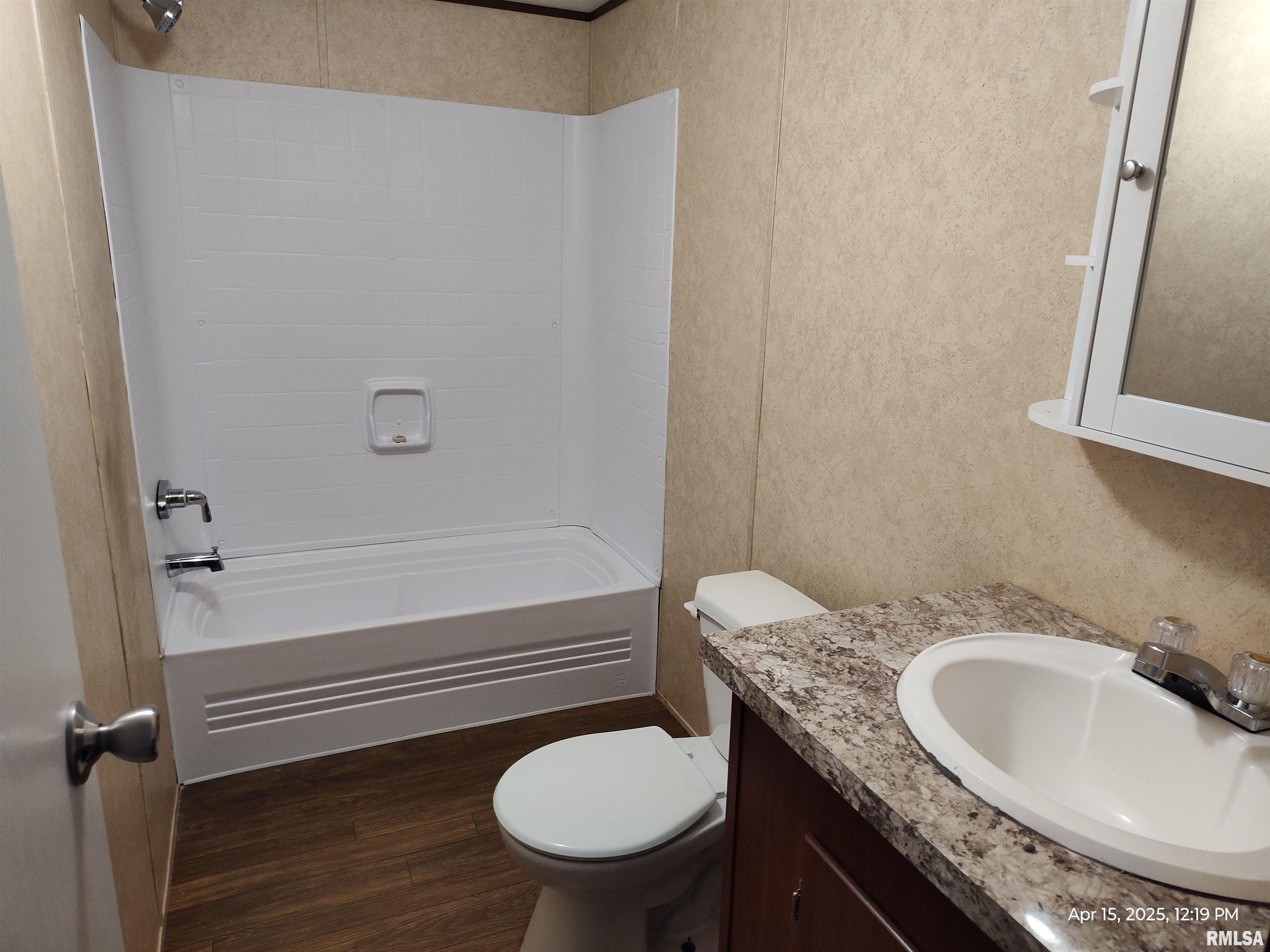 124 East Adams Street Clay City, IL 62824 - Photo 8 of 13