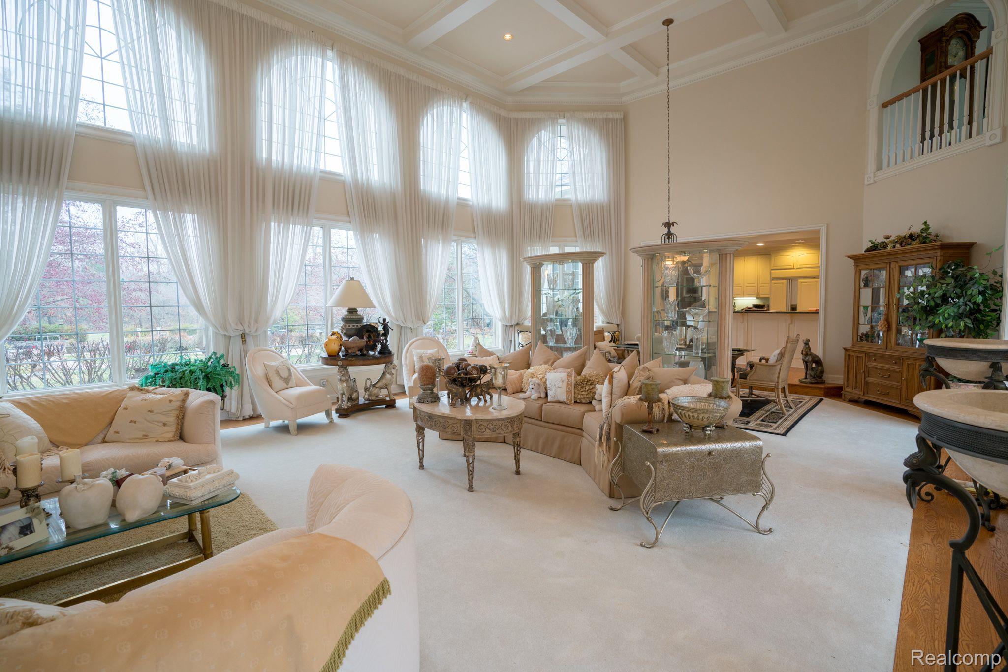 8543 Bridge Road Grosse Ile, MI 48138 - Photo 8 of 53 Living Room