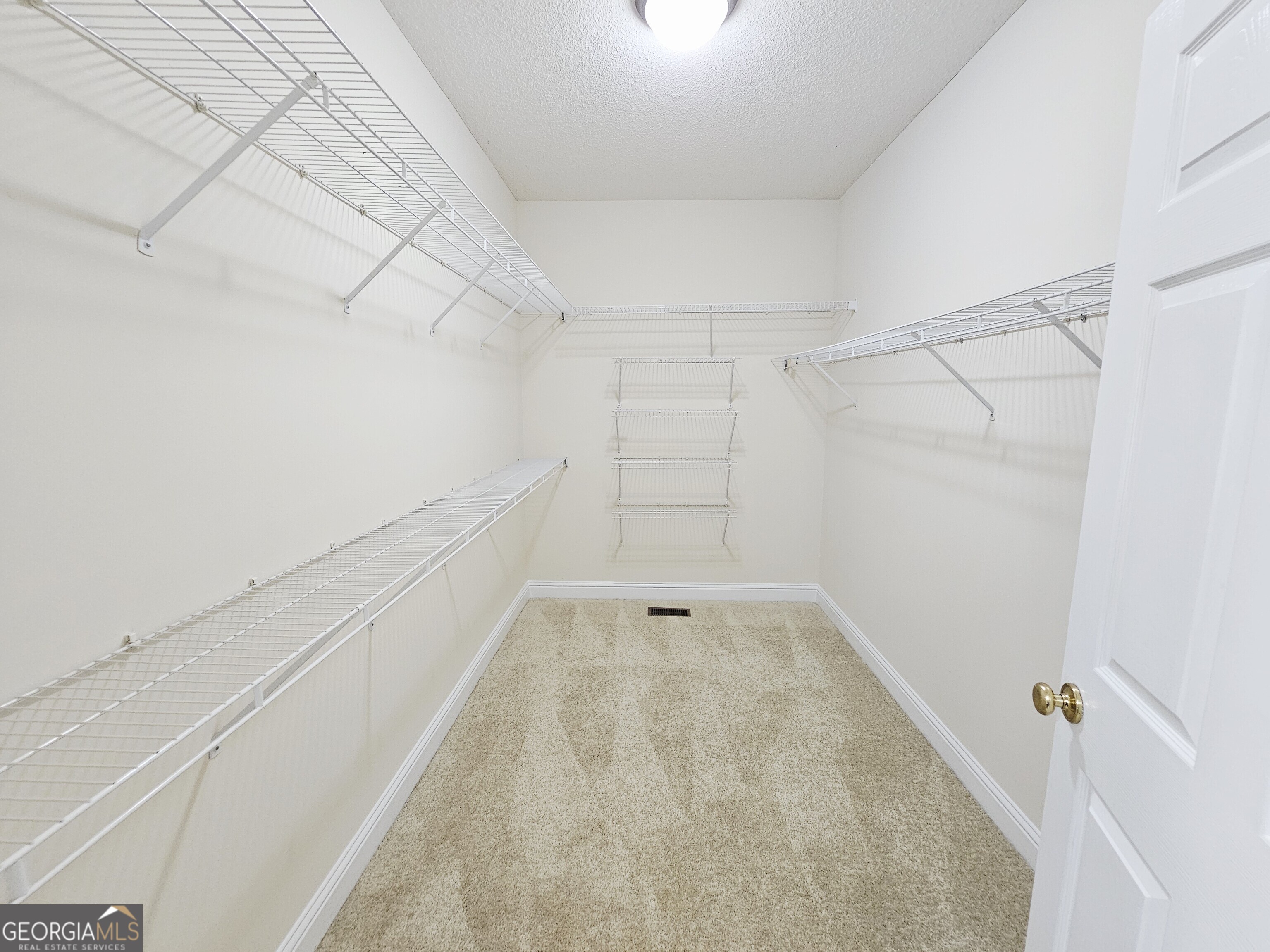 122 High Ridge Drive Macon, GA 31220 - Photo 14 of 25 a view of a room with white walls