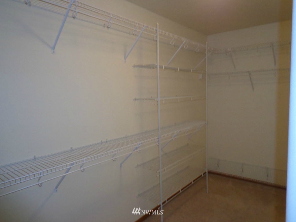 18915 13th Avenue Southeast Bothell, WA 98012 - Photo 9 of 10 Gallery Image 9