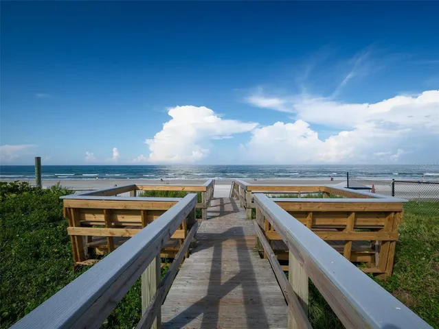 $379,000 | 858 Baybreeze Way, Unit 68C, New Smyrna Beach, FL 32169