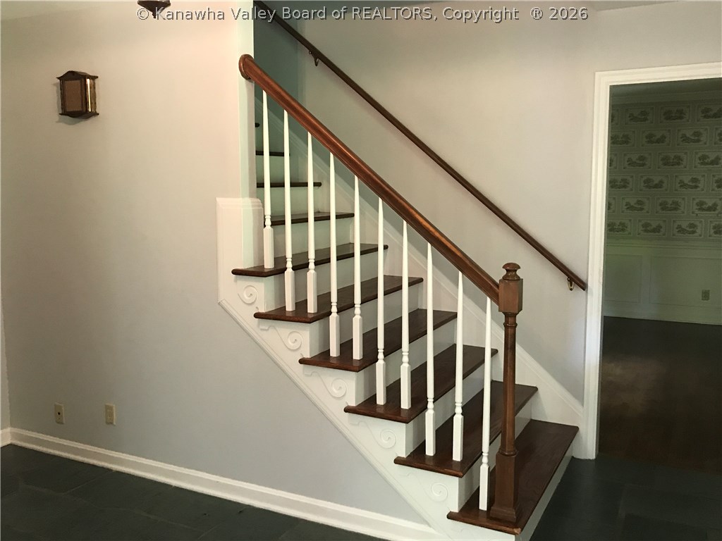 1407 Sweetbrier Road Charleston, WV 25314 - Photo 11 of 30 Gallery Image 11