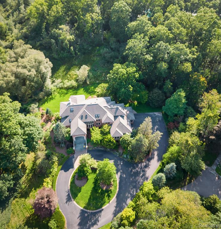 4524 Stoneleigh Road Bloomfield Hills, MI 48302 - Photo 2 of 48 Gallery Image 2
