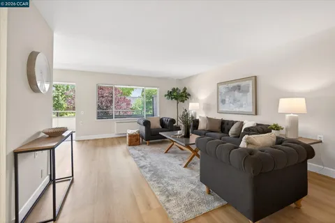 $578,800 | 3410 Tice Creek Drive, Unit 2, Walnut Creek, CA 94595