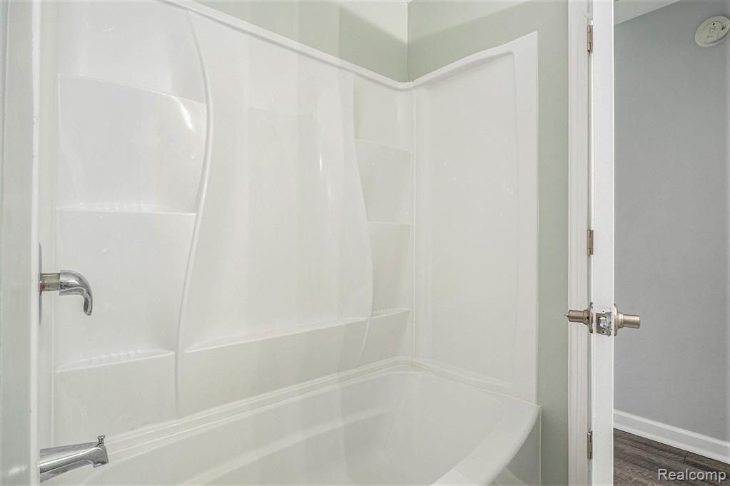 12751 Barnes Road Byron, MI 48418 - Photo 9 of 25