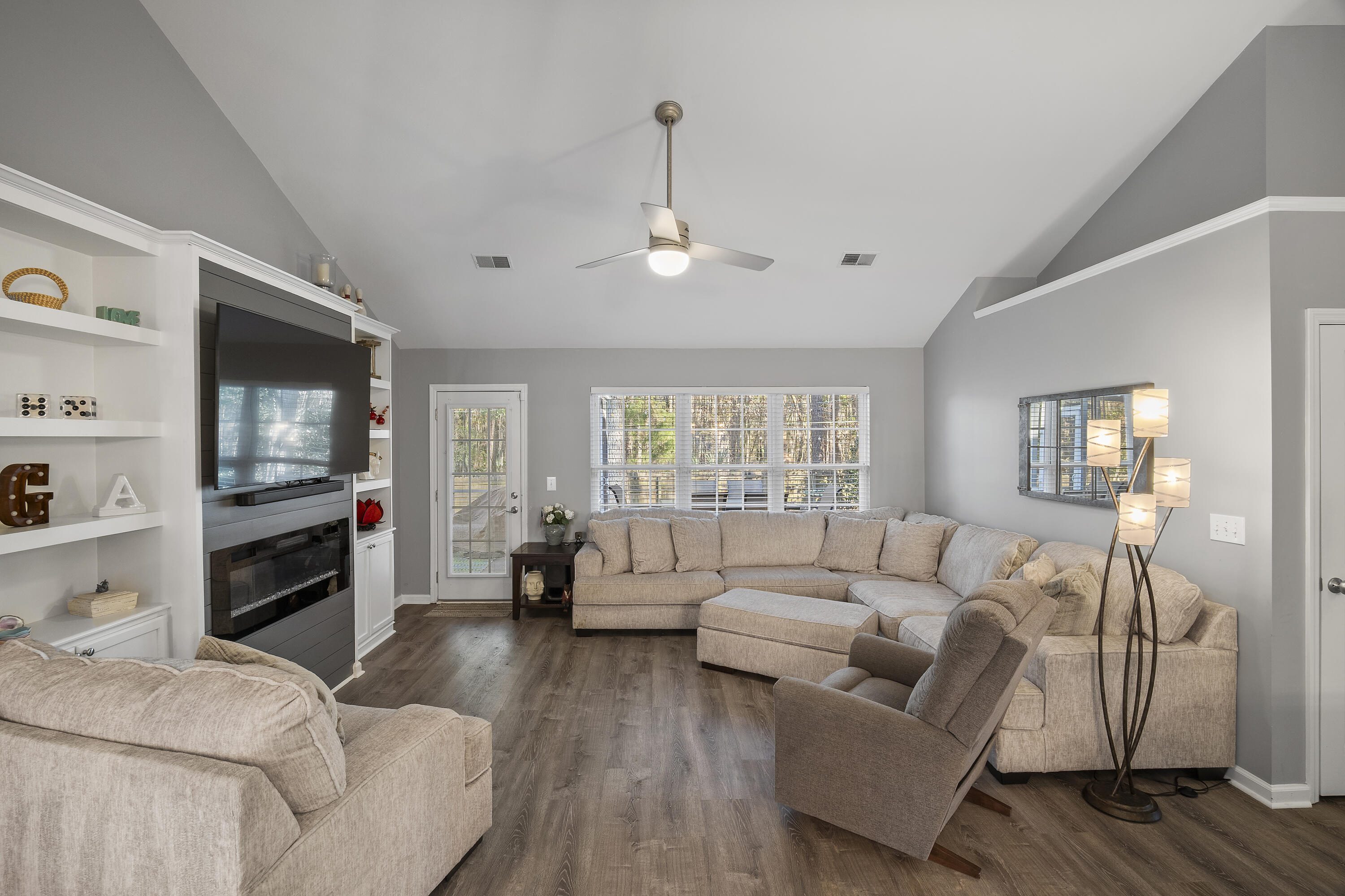 3370 Lindner Lane Mount Pleasant, SC 29466 - Photo 4 of 60 P1047620