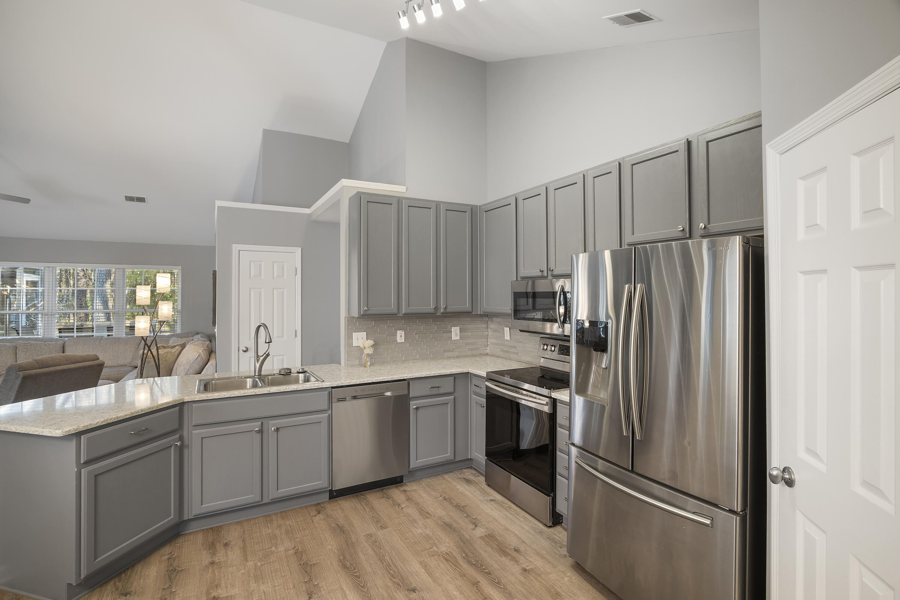 3370 Lindner Lane Mount Pleasant, SC 29466 - Photo 5 of 60 P1047553