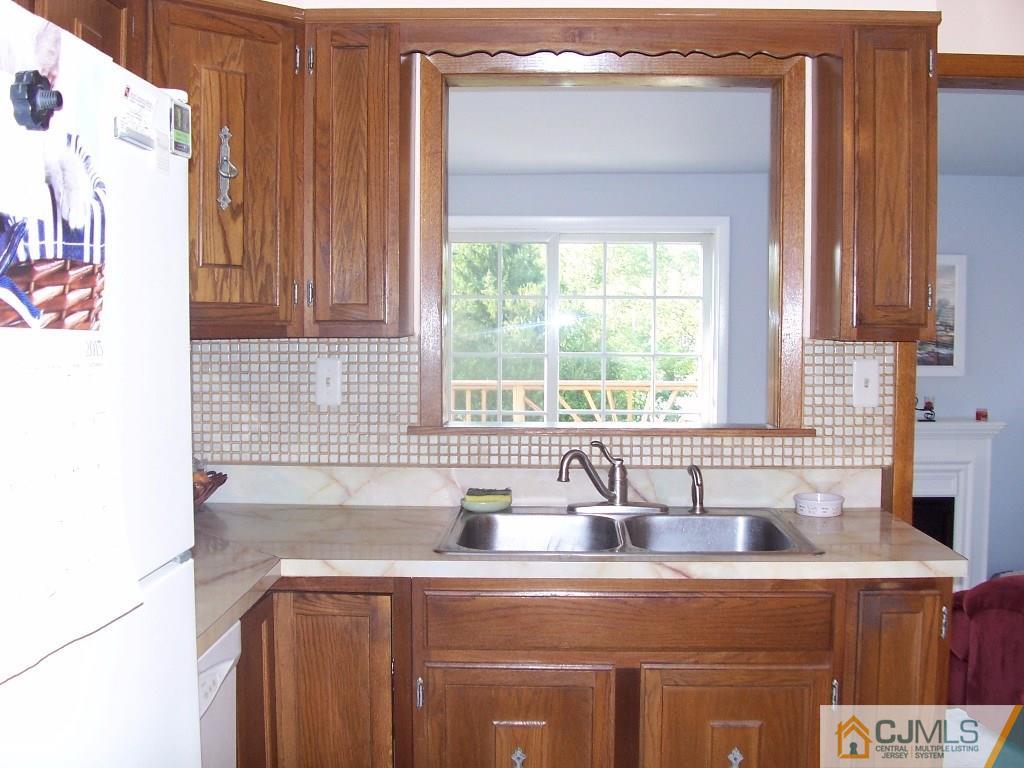 118 Oxford Road Colonia, NJ 07067 - Photo 15 of 25 Gallery Image 15