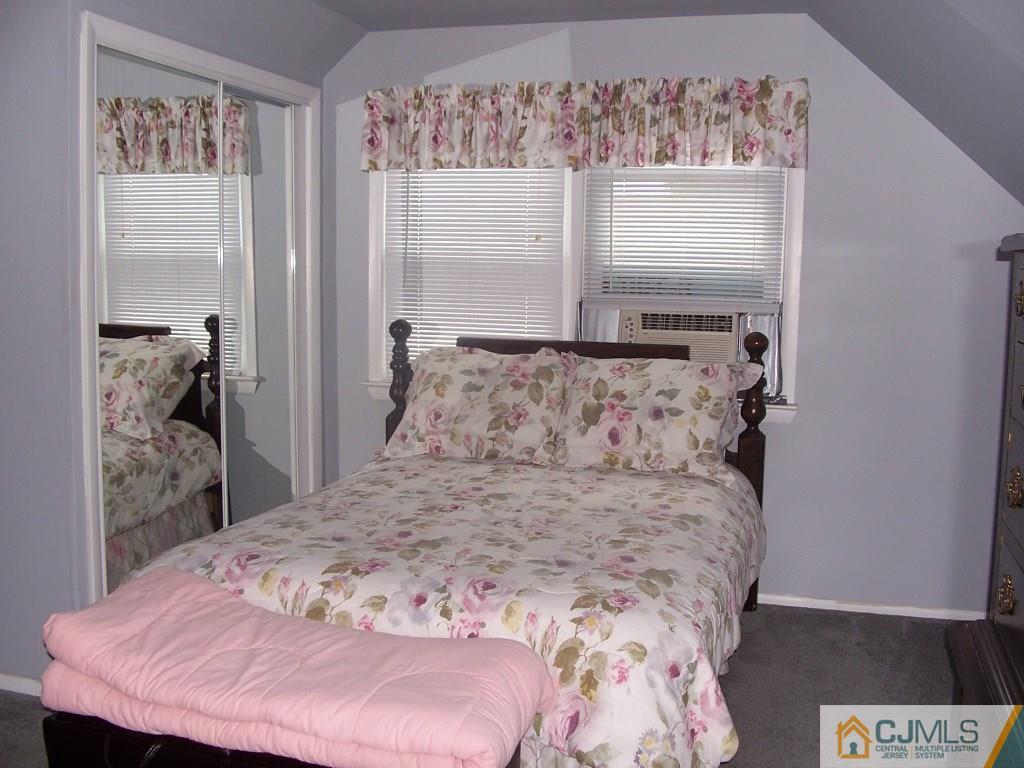 118 Oxford Road Colonia, NJ 07067 - Photo 20 of 25 Gallery Image 20